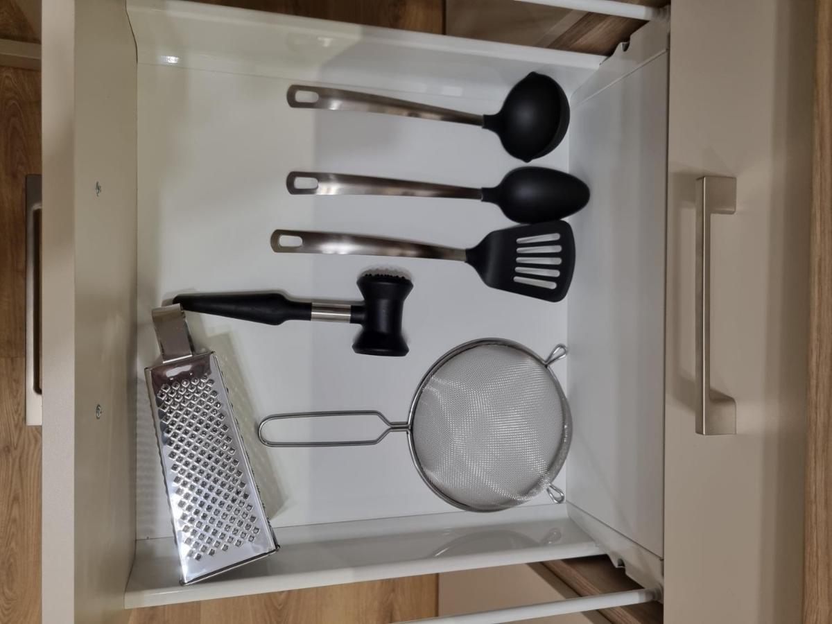 Apartament Sloneczny -Sciegiennego 凯尔采 外观 照片